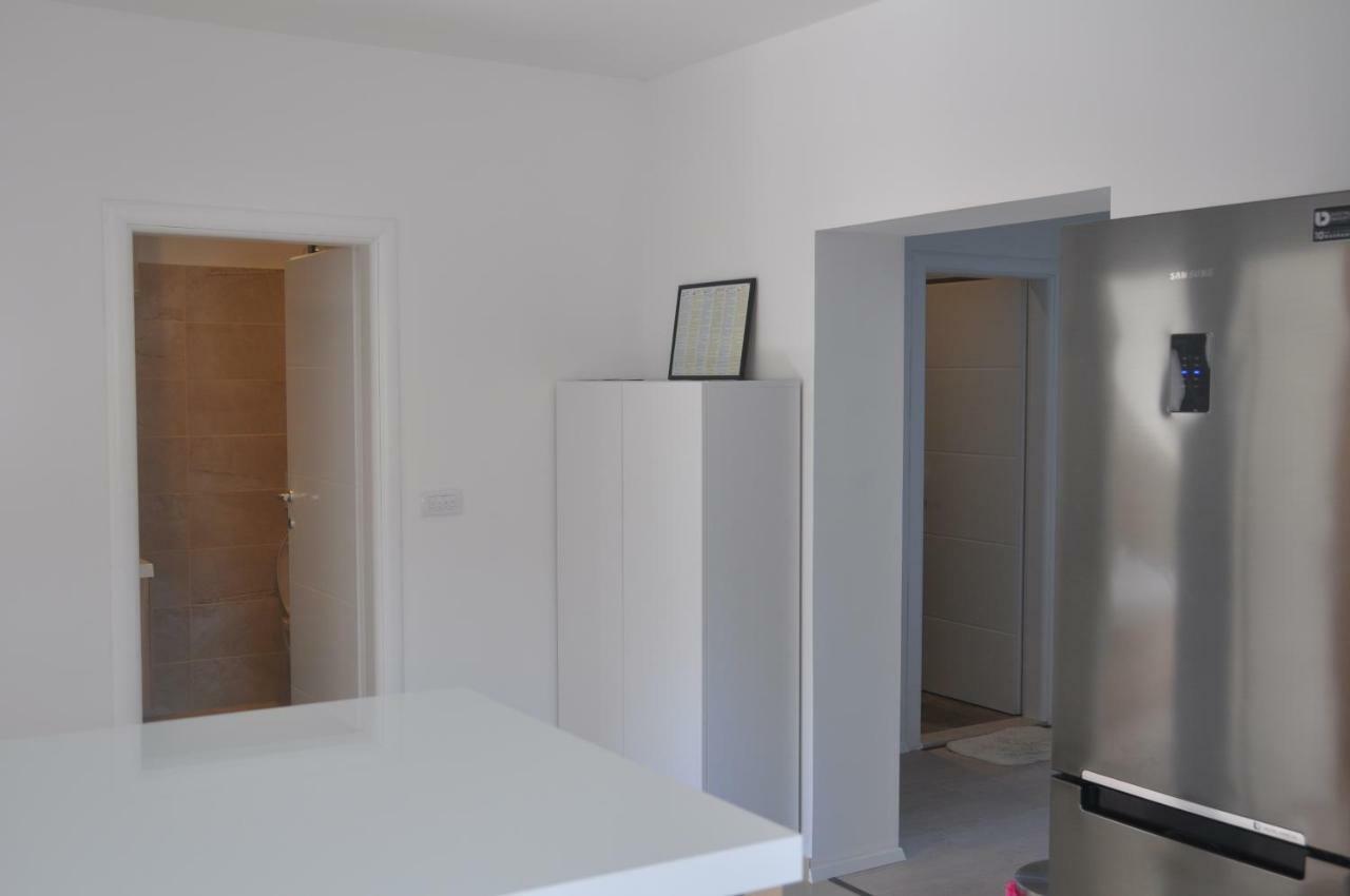 Anna Apartment Marina Esterno foto