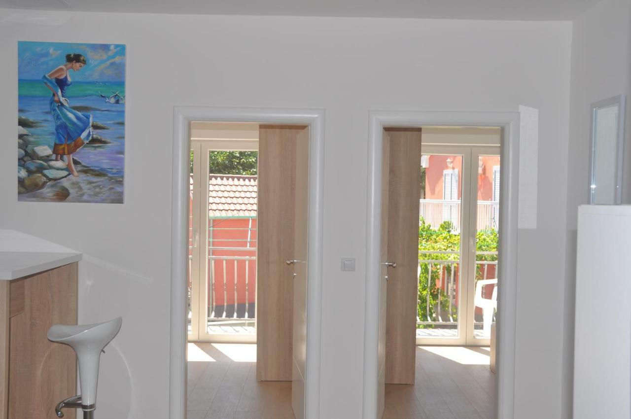 Anna Apartment Marina Esterno foto