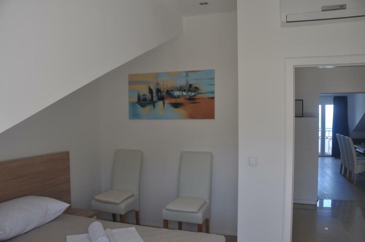 Anna Apartment Marina Esterno foto
